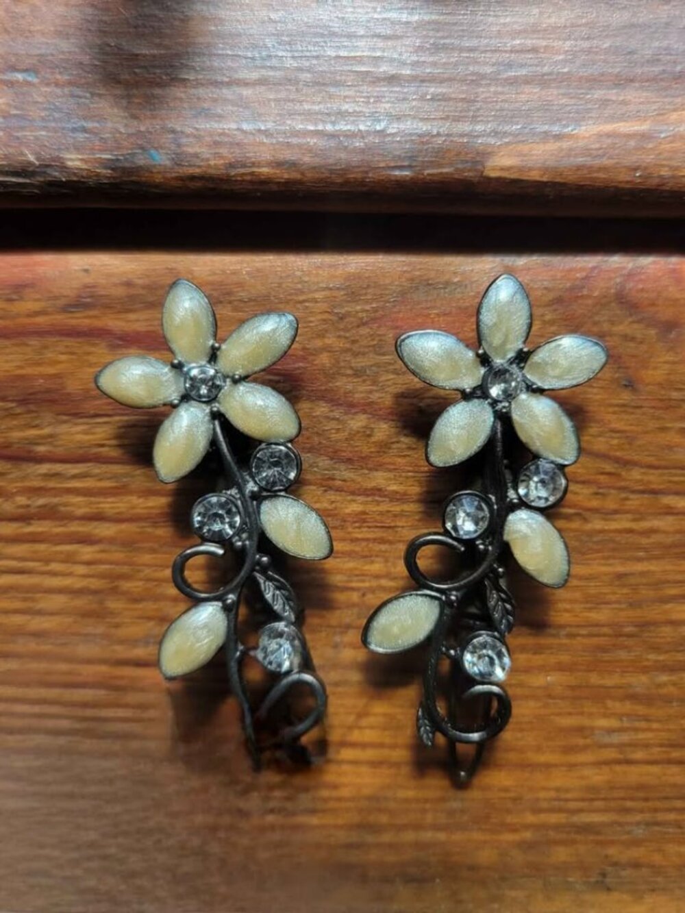 Very Early Vintage Goody Hair Barrettes White Enamel Flowers Clear Rhinestones